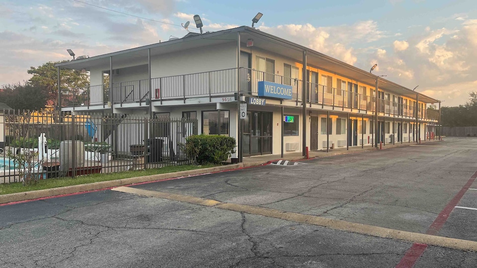 Motel 6 Dallas, TX  St. Augustine / HWY 175